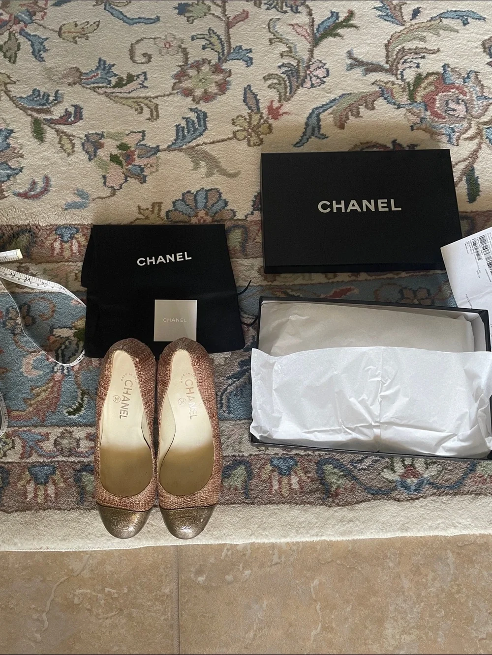 CHANEL Two-Tone Beige and Metallic Cap-Toe tweed heels 38 1/2 38.5